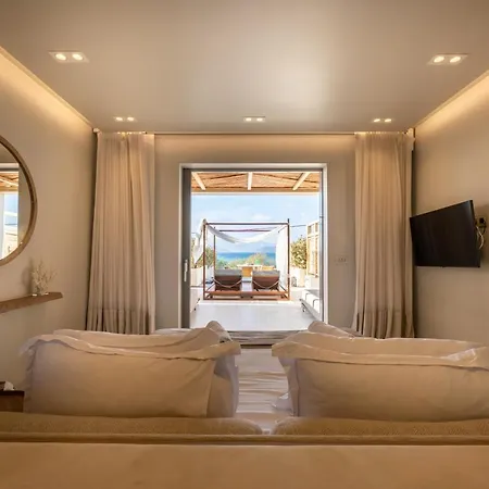 Avgoustos Naxos * Agia Anna (Naxos)