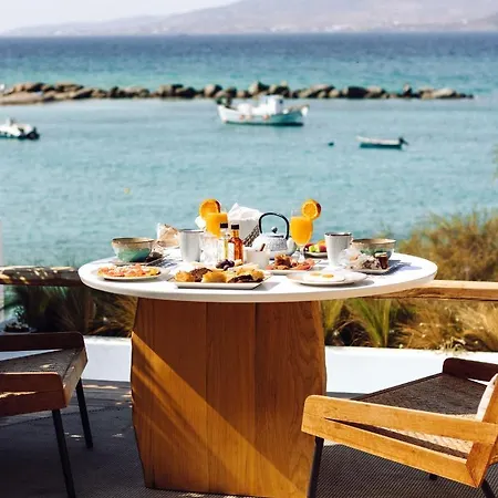 Avgoustos Naxos